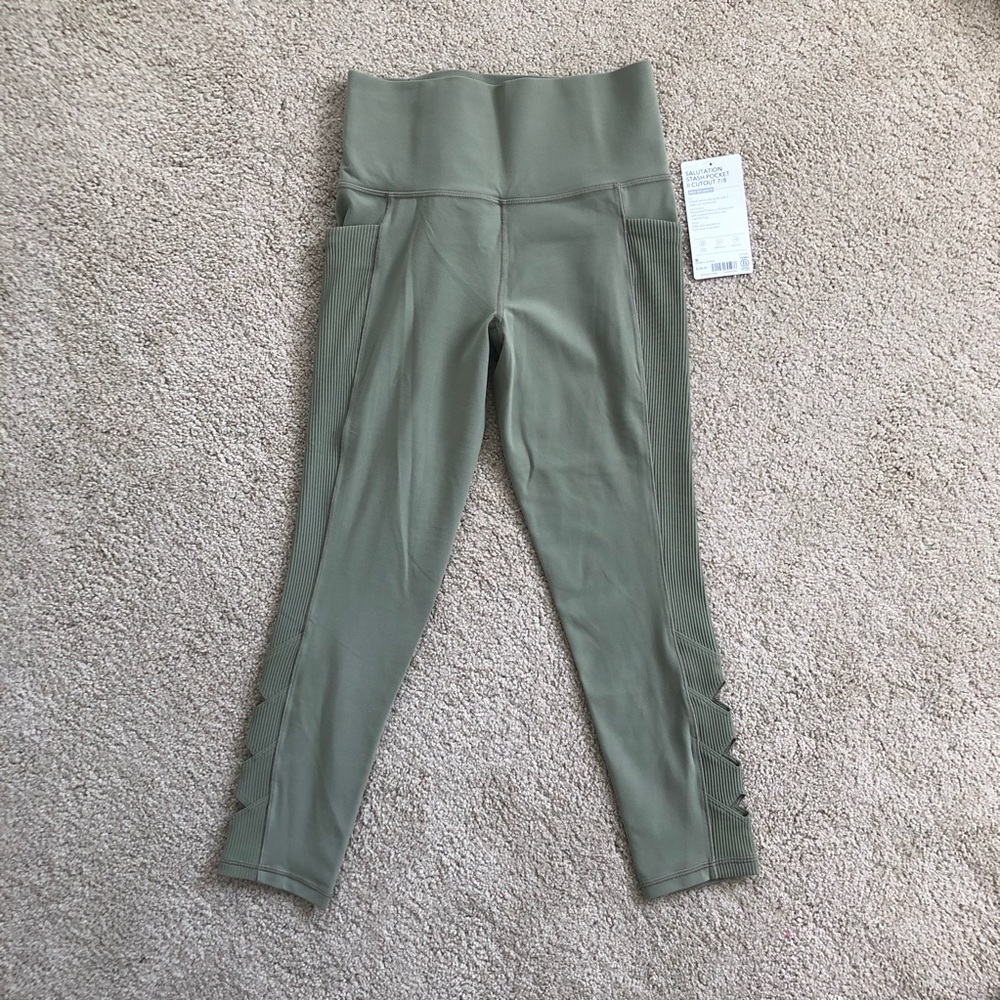 Athleta Leggings with pockets - size small